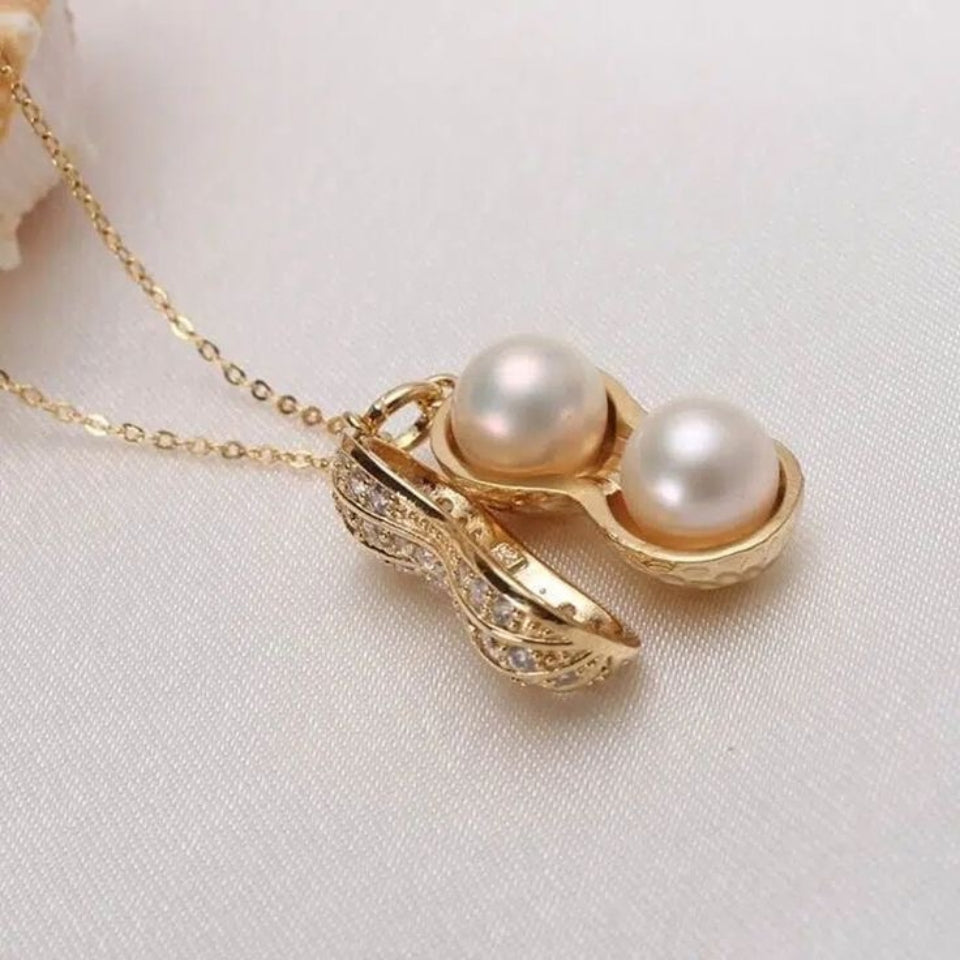 Shell Pearl Necklace